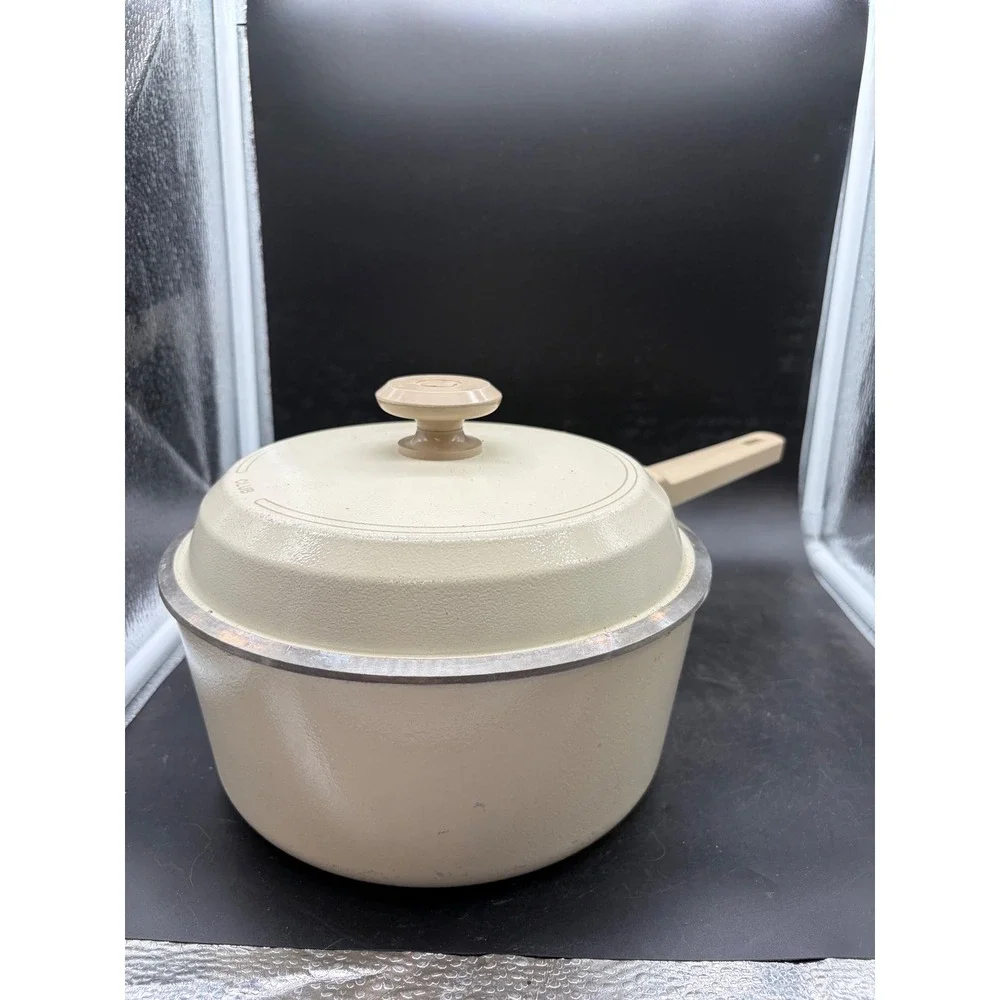 Vintage Club Aluminum Cream Saucepan with Lid Retro Cast Aluminum Pot 2 Quart
